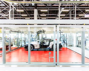 探访法拉利制造厂 在尊贵稀缺与泥地打桩机之间